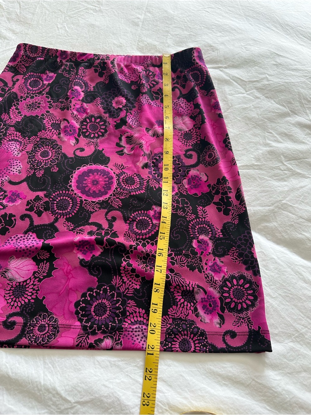 Casual Corner Pink and Black Floral Skirt, size medium - Picture 8 of 9